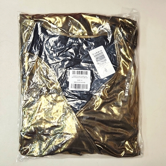 ❤️NWT VINTAGE TORRID PEPLUM TOP - GOLD LIQUID SHINE SURPLICE BLOUSE - PLUS SIZE - Picture 6 of 12